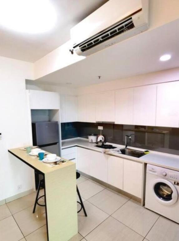 Almas Couple Healing Retreat Netflix By Apartment Iskandar Puteri
